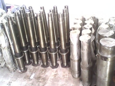 供應(yīng)3216型雷蒙磨粉機配件 磨輥、磨環(huán)、梅花架等，鄭州昌茂機械設(shè)備